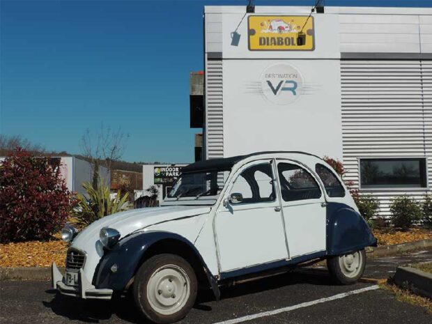team building en extérieur 2cv