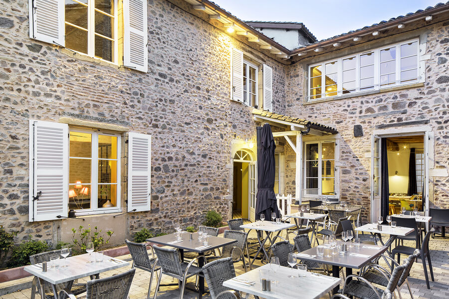 La Benoite restaurant la benoite à salles-arbuissonnas